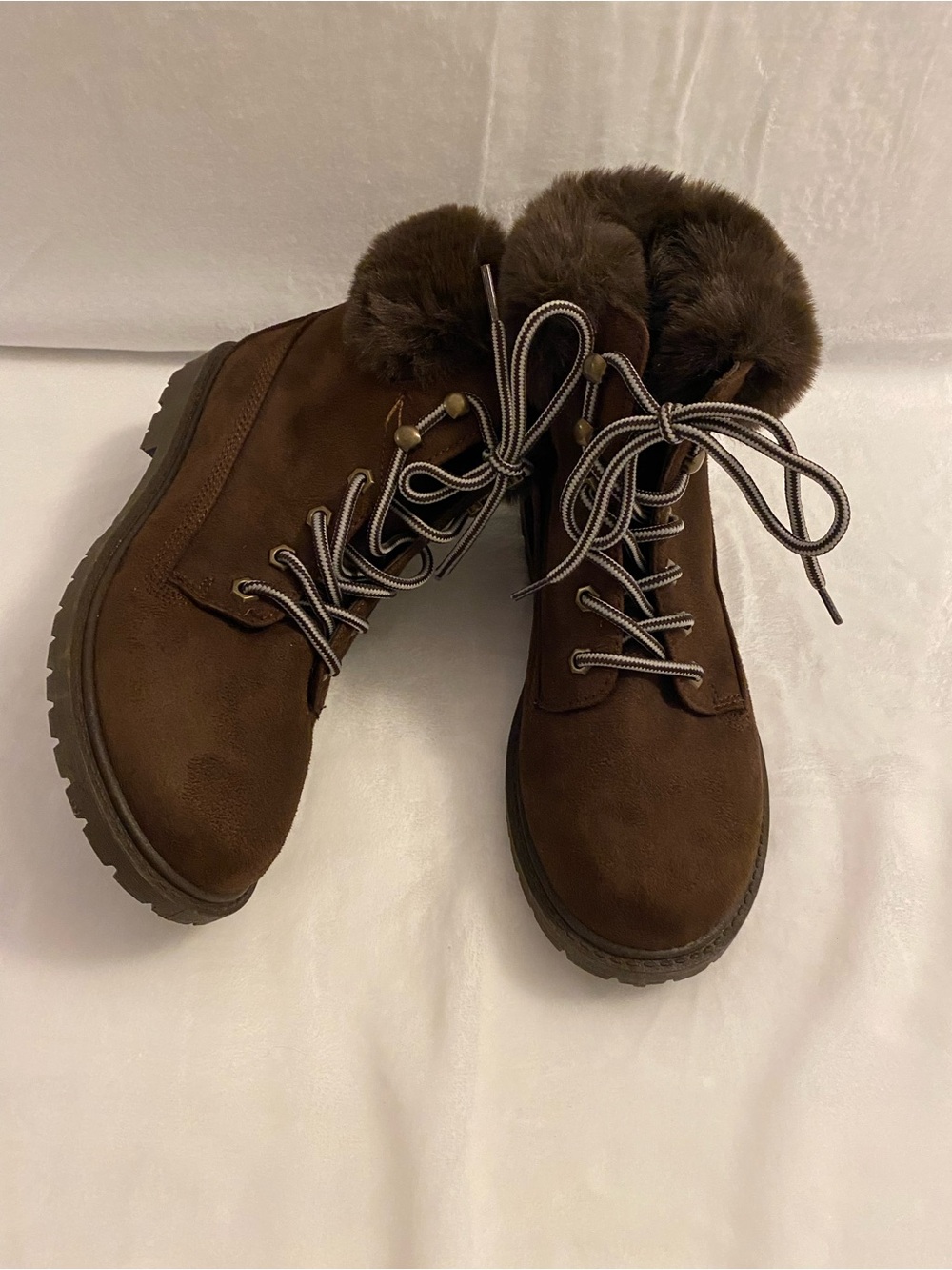Rock & Candy Women’s Brown Suede-Like Upper Faux-Fur Trim Collar Boots Size 8.5